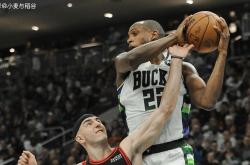 开云体育中国-雄鹿大将受伤，前景蒙上阴影的简单介绍