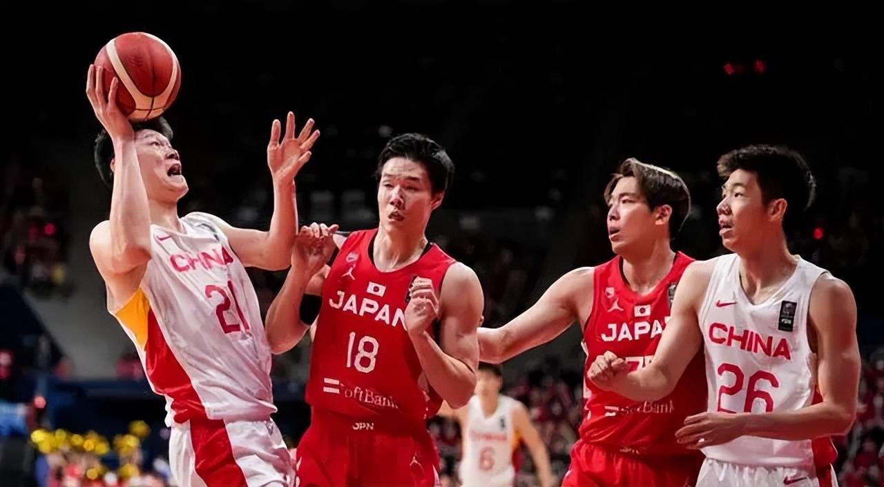 关于辛根消极表现引起球迷不满，主帅面临压力的信息