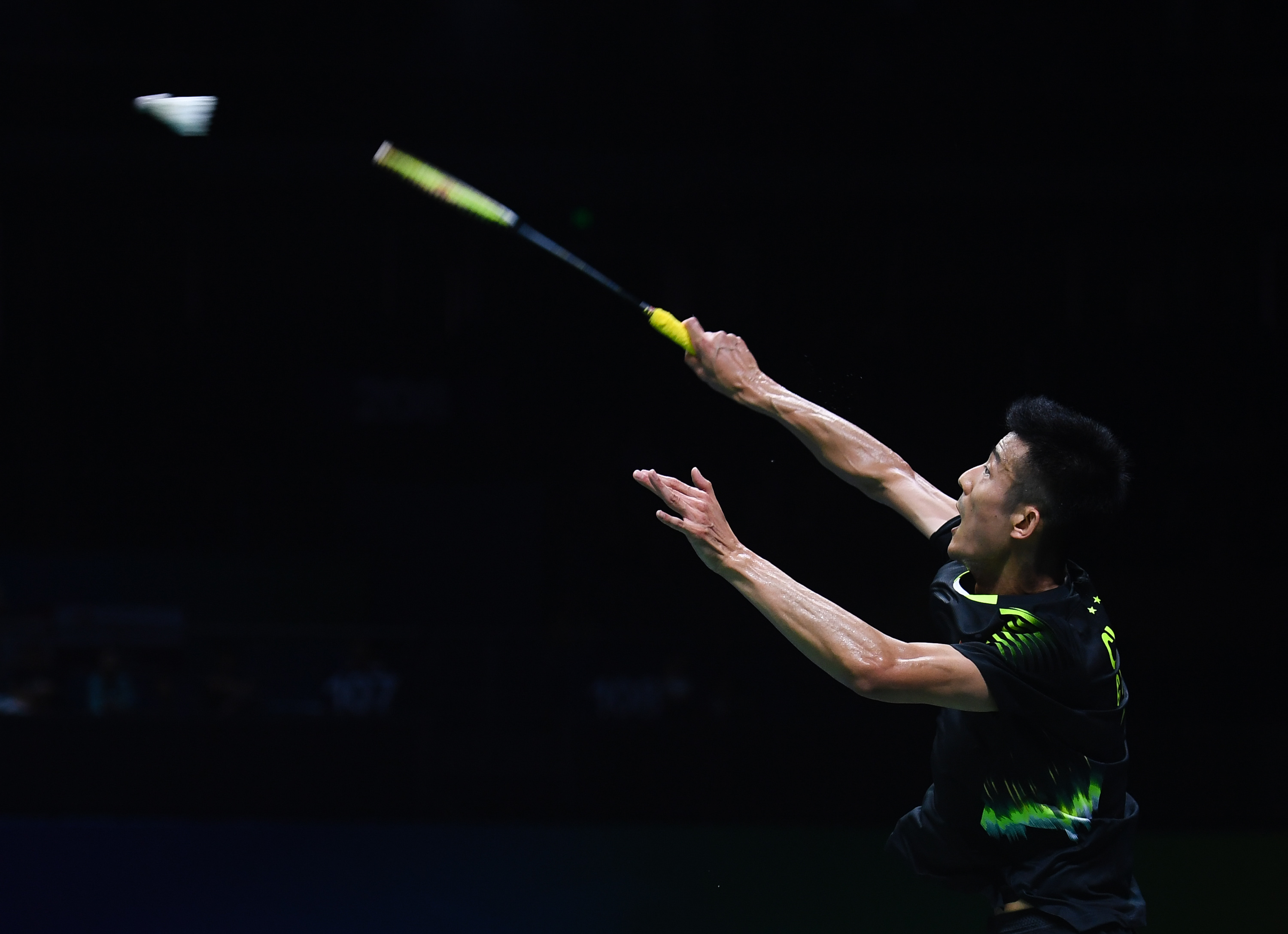 印尼羽毛球队险胜日本羽毛球队，谌龙打破历史纪录