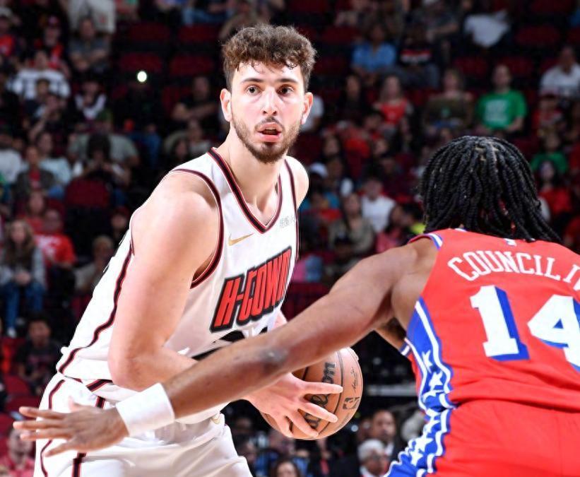 火箭客场力克76人，接连取得胜利