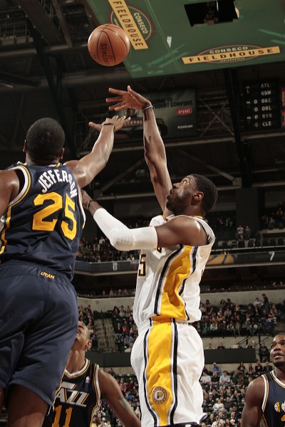 步行者中锋基里连科受伤 步行者中锋基里连科受伤