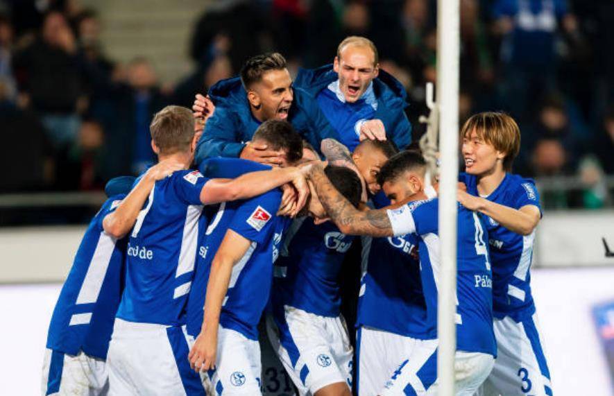 沙尔克胜利收官，德甲状态完美