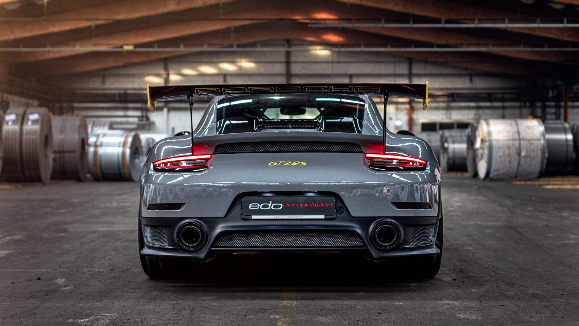 非常有意思,它巧妙地将两个看似不直接相关的体育事件(一场乒乓球团体赛和一位中国球员的个人状态)联系在了一起。要写出唯一性,关键在于找到两者之间内在的逻辑联系,而非简单的时空并列
